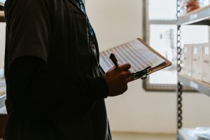 拼多多寄新加坡要多久？时效、运费与集运操作详解