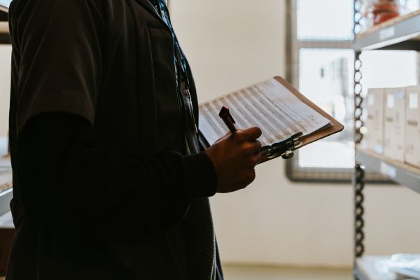 拼多多寄新加坡要多久？时效、运费与集运操作详解