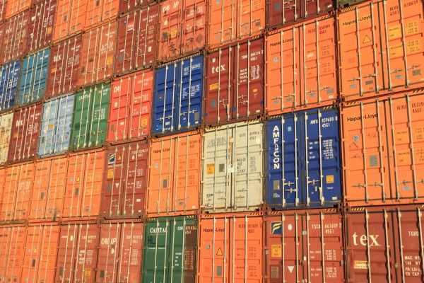中国寄美国前包裹外箱破损怎么处理？中国仓收货记录、核对与重包决策指南（damaged parcel handling before forwarding from China to USA）